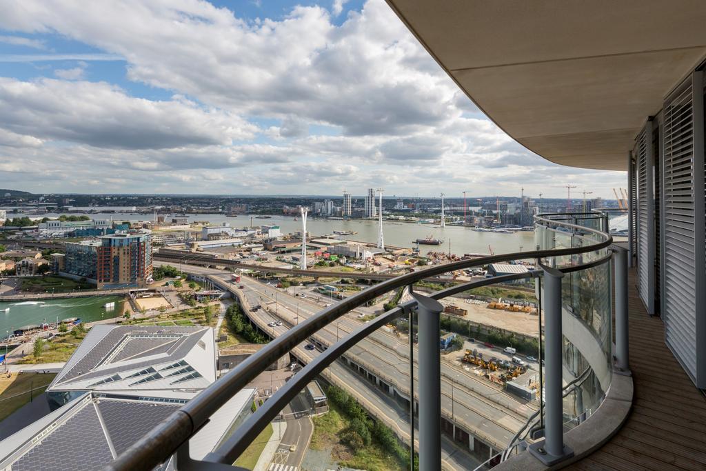 Royal Docks Penthouse Apartment London Ngoại thất bức ảnh