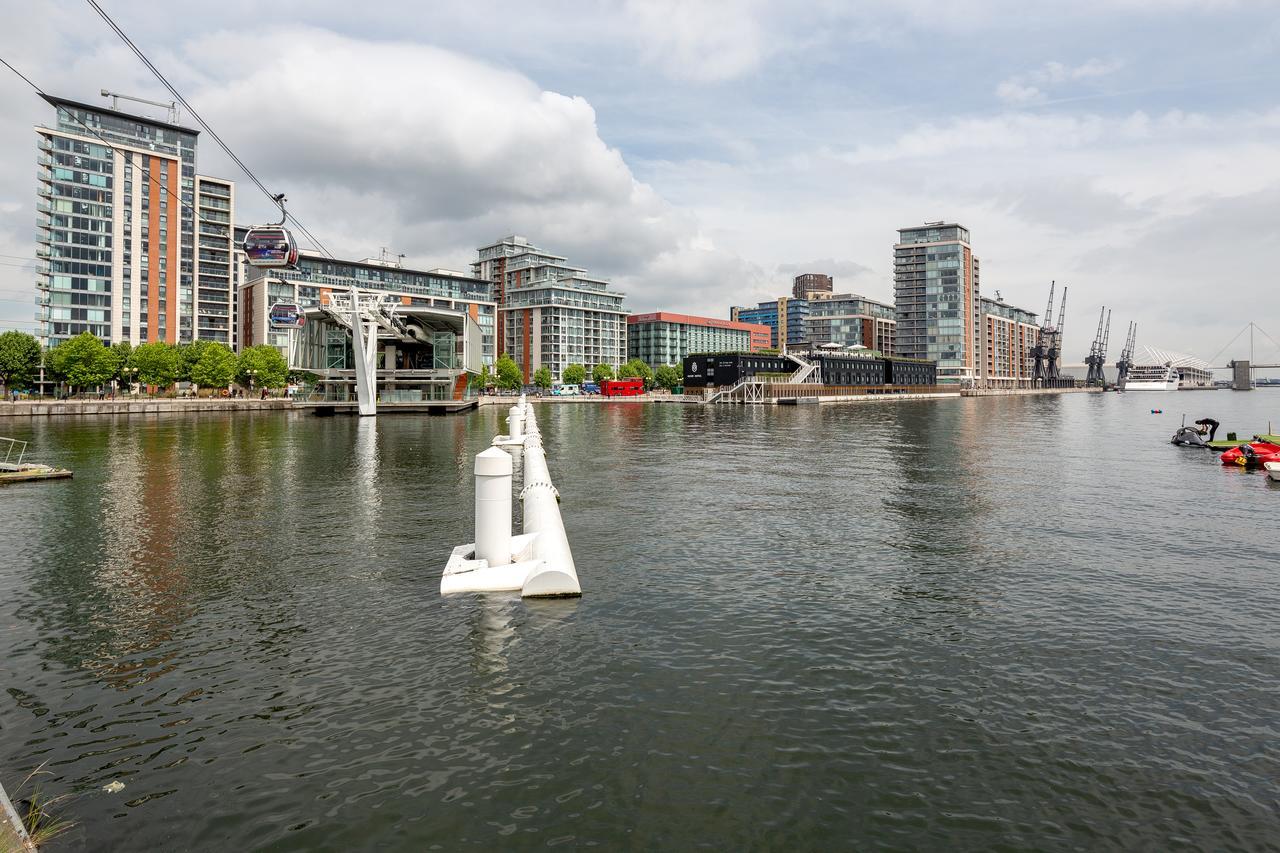 Royal Docks Penthouse Apartment London Ngoại thất bức ảnh